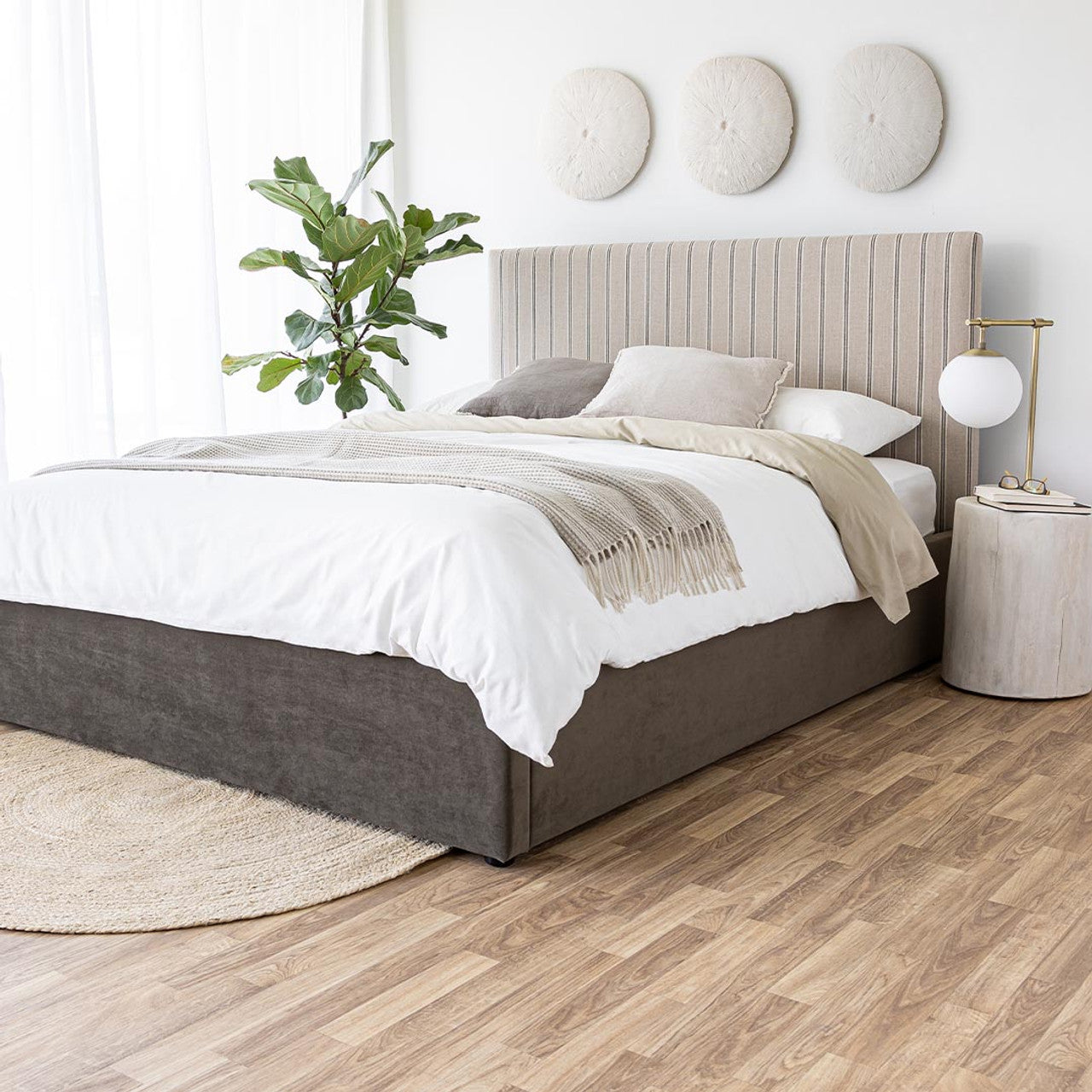 Cordova Queen Bed