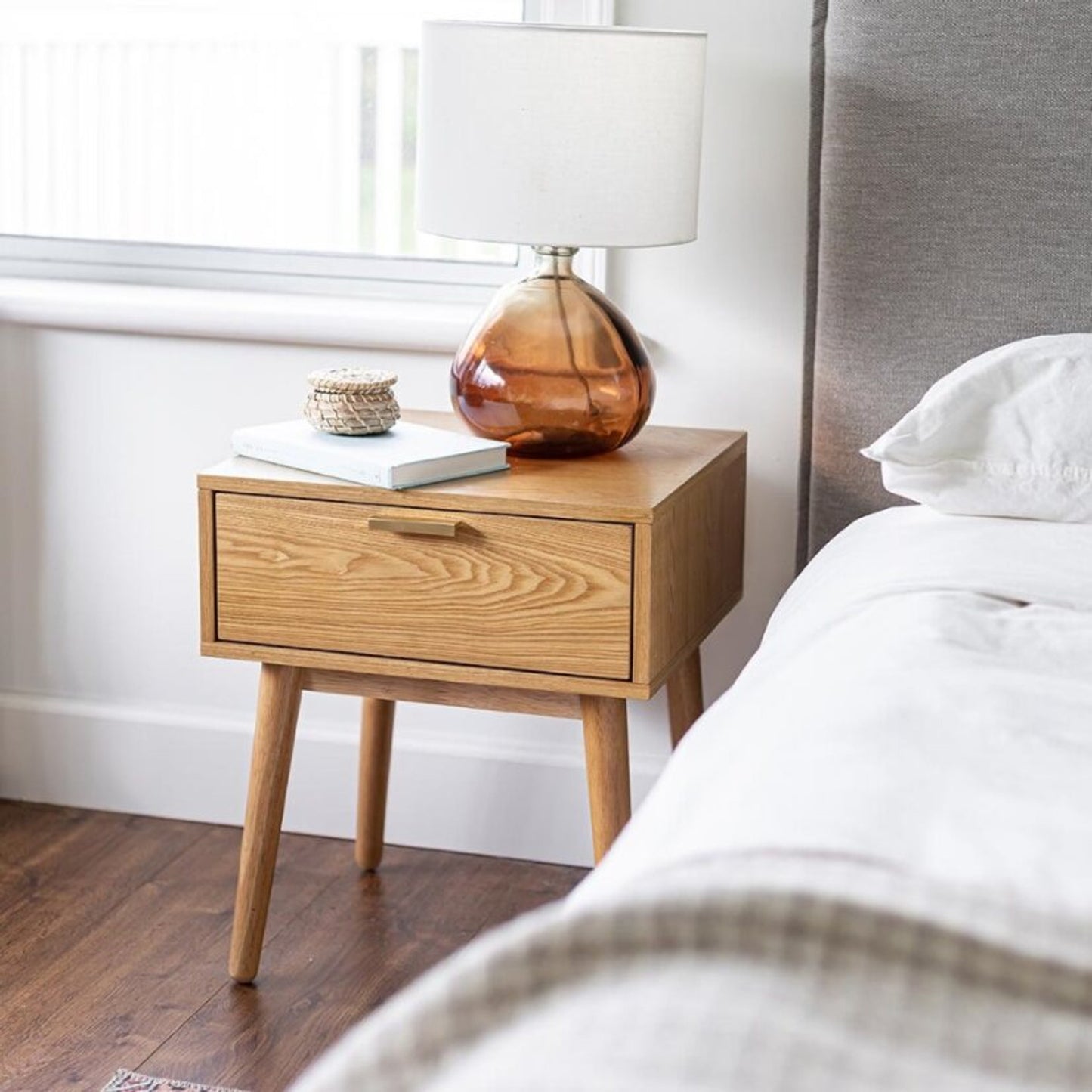 Victoria Nightstand - Blonde