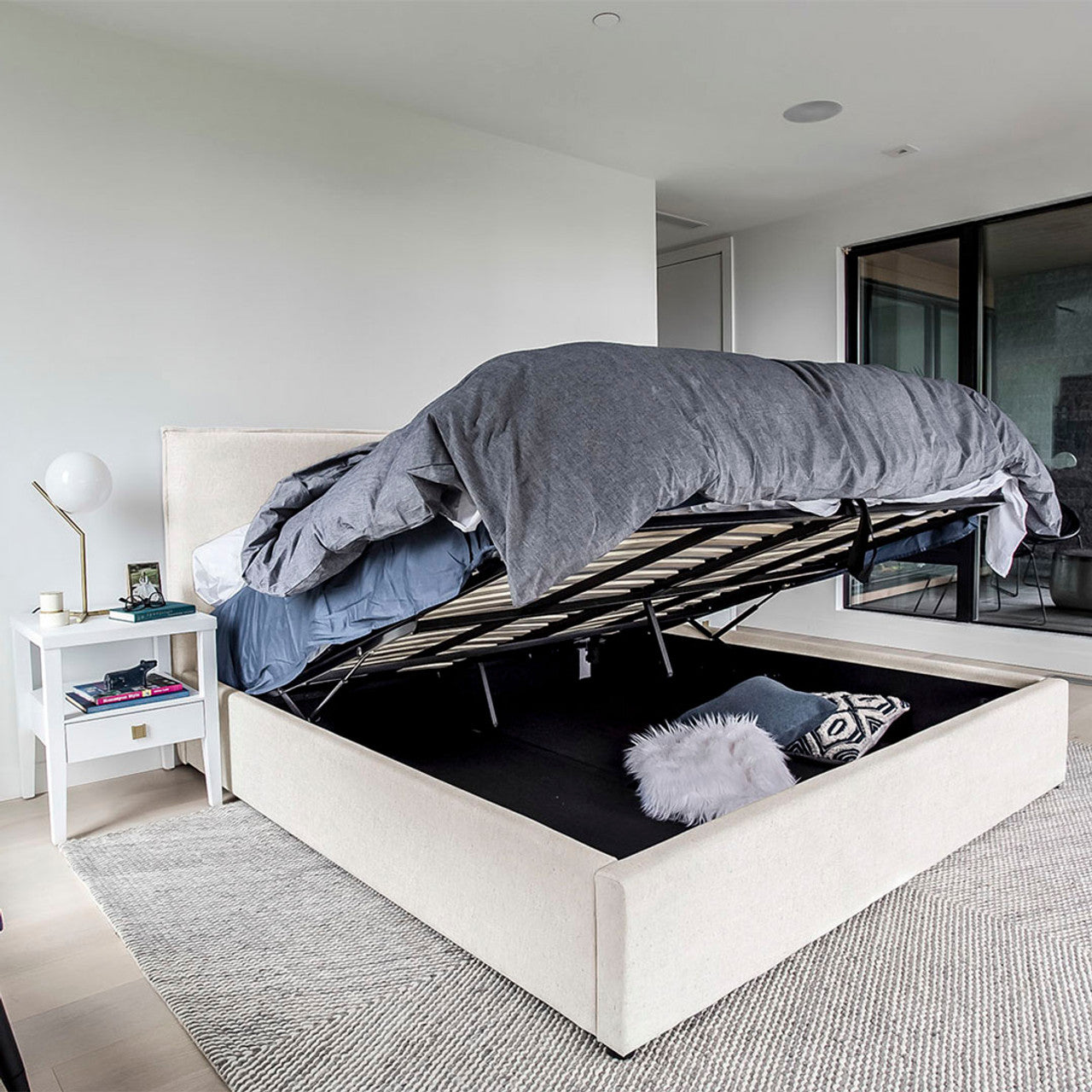 Shaughnessy Queen Storage Bed - Cream