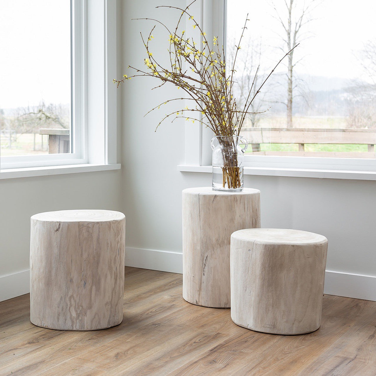 Collingwood Wide 18" Stump - Round - White