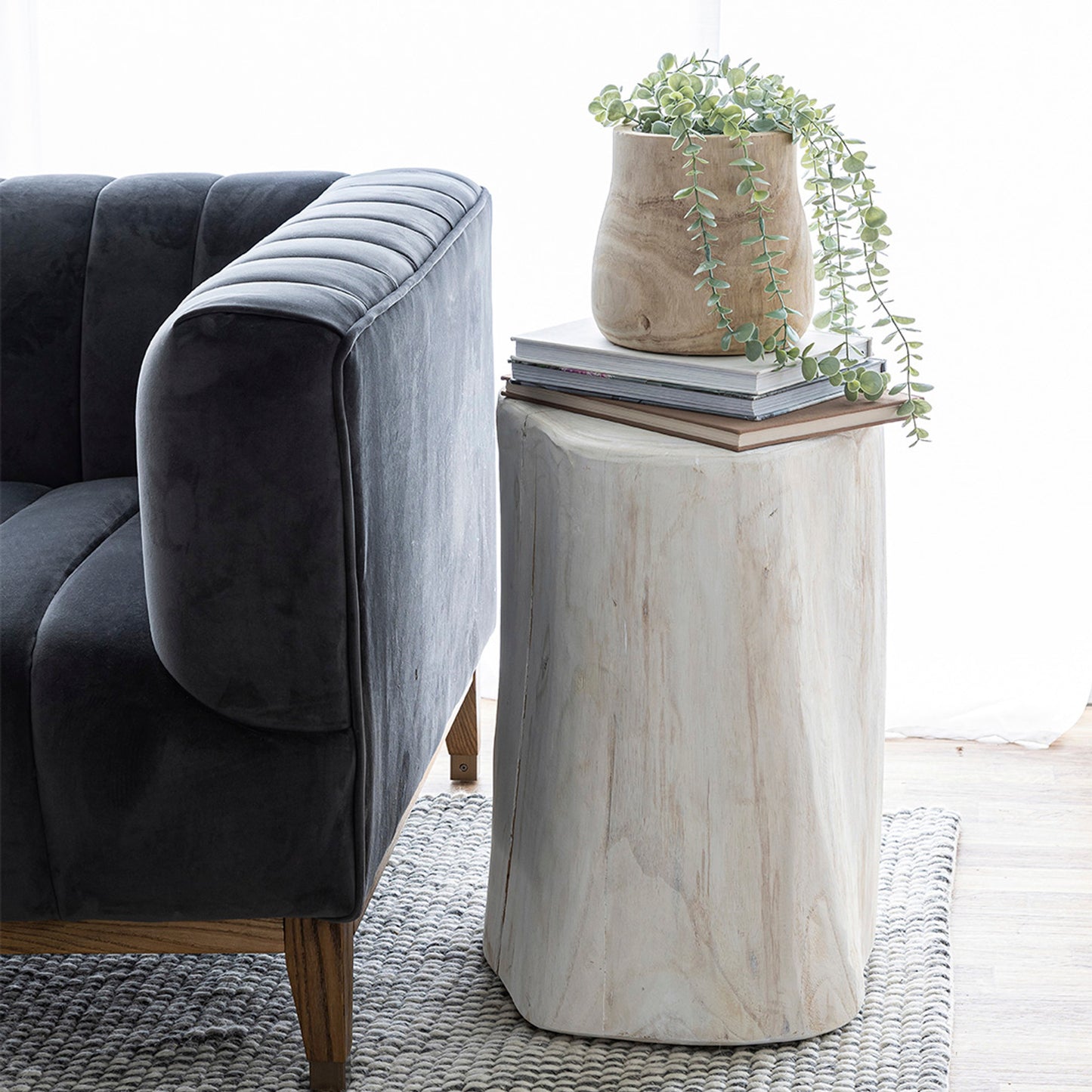 Collingwood Wide 21" Stump - Round - White