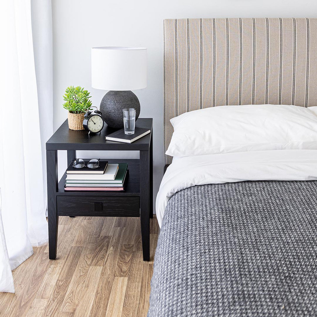 Cordova Queen Bed