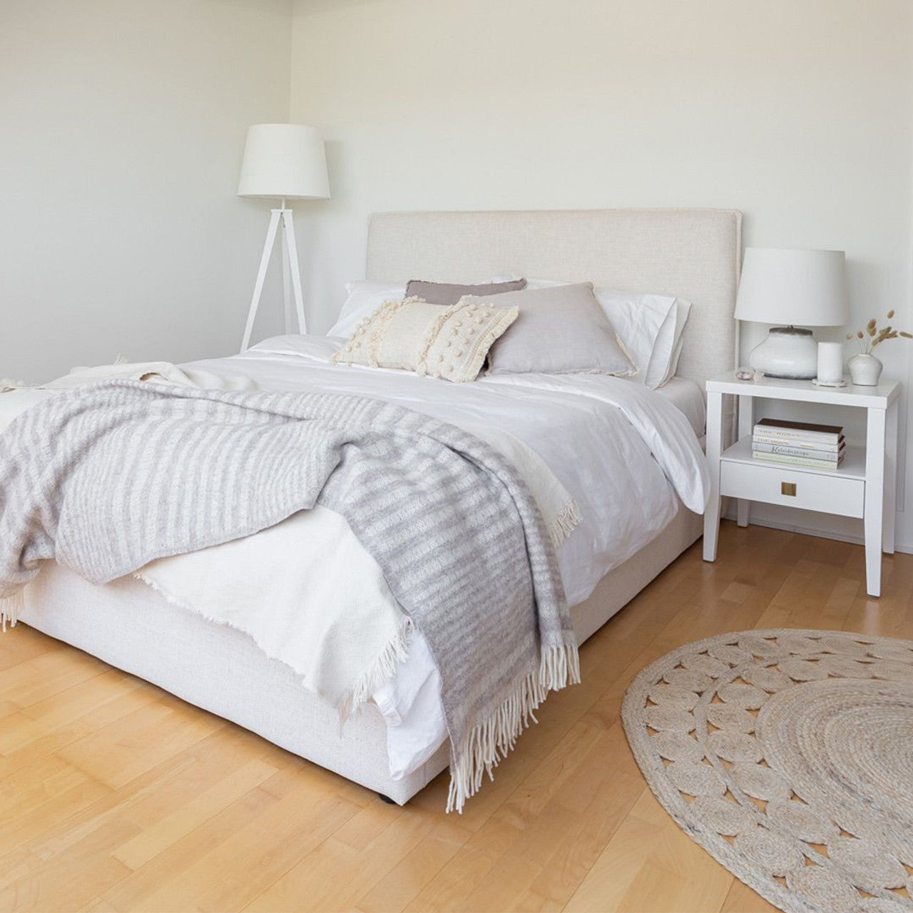 Shaughnessy Double Bed - Cream